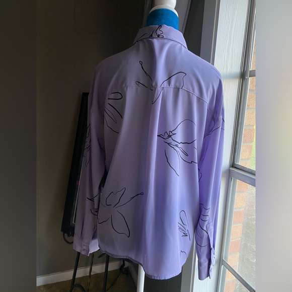 Women’s Worthington long sleeves blouse. - Picture 3 of 16